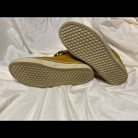 Men’s Vans - Picture 3 of 4